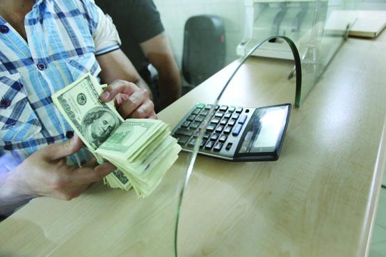  کم‌نوسان‌ترین روز دلار در بهمن ثبت شد 