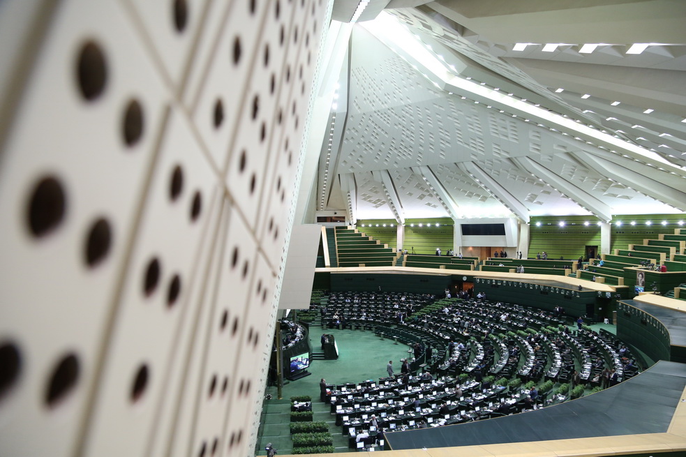 مجلس به برگزاری انتخابات استانی و تناسبی رای داد
