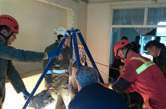 سقوط آزاد خونین کارگر به عمق چاه ۳۰ متری +عکس