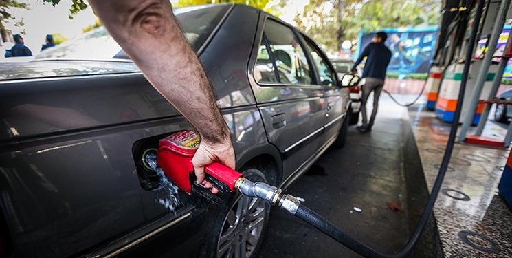 ایرانی‌ها روزانه چند لیتر بنزین مصرف می‌کنند؟