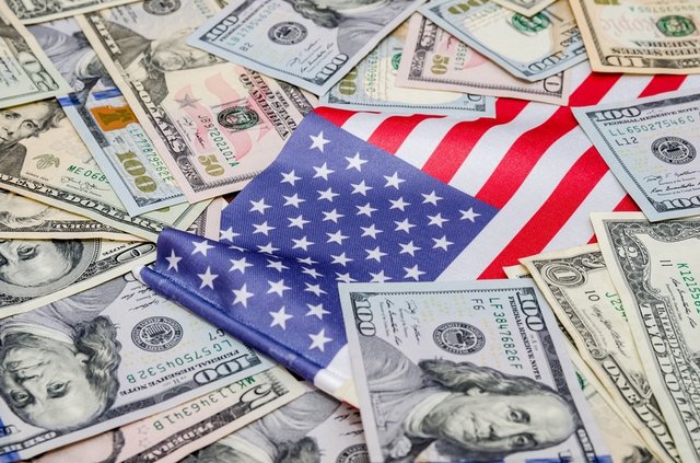 دلار با طول کشیدن اعلام نتیجه قطعی انتخابات آمریکا افت کرد