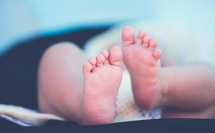 تولد دومین نوزاد از مادر مشکوک به کرونا +عکس