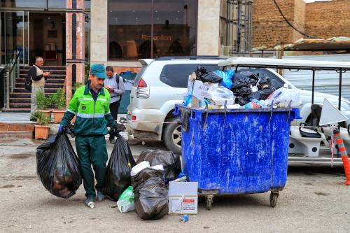 جمع آوری روزانه ١٠٠ تن زباله در نجف