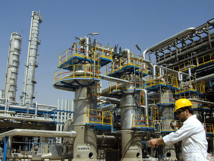 تجربه عبور از تحریم‌های سخت/ صنعت نفت ایران آبدیده شده است