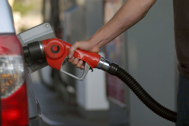 نرخ بنزین ۱۸۰۰تومانی صحت ندارد