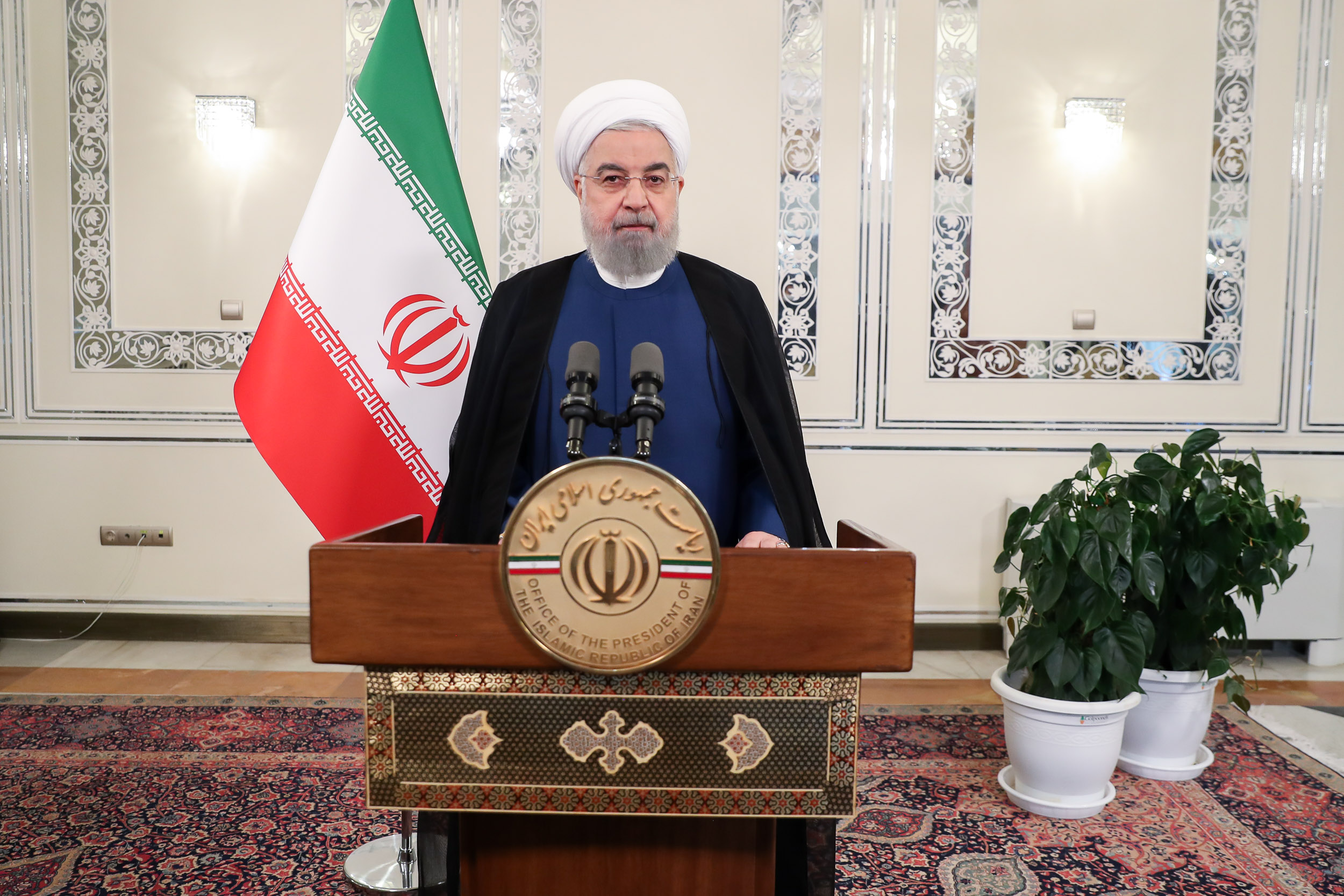روحانی: با سخت‌ترین تحریم‌های تاریخ مواجه هستیم