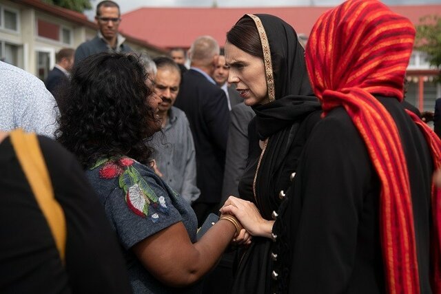 حضور نخست‌وزیر نیوزیلند در مراسم بزرگداشت قربانیان حمله تروریستی +فیلم 