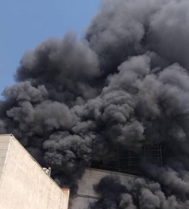 آتش‌سوزی ساختمانی در بزرگراه نیایش تقاطع جنت آباد +فیلم