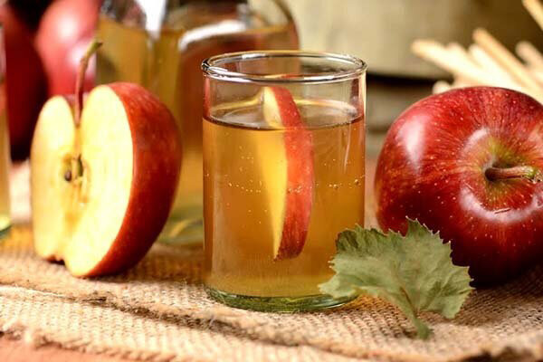 معجزه آب و یک قاشق سرکه سیب برای سلامتی