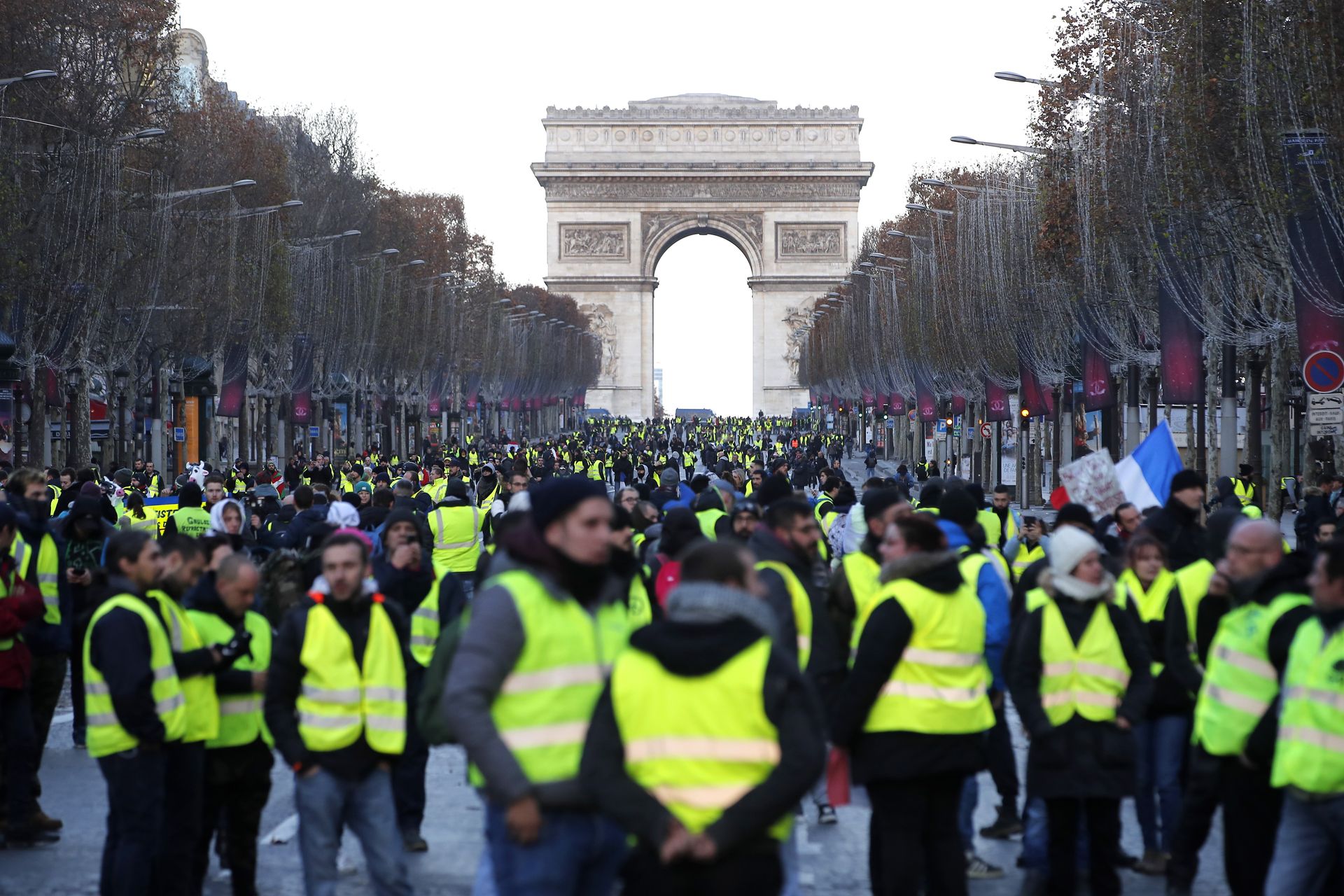 برنامه جلیقه زردها برای اعتراض در شب ژانویه/ پاریس همچنان صحنه درگیری‌هاست