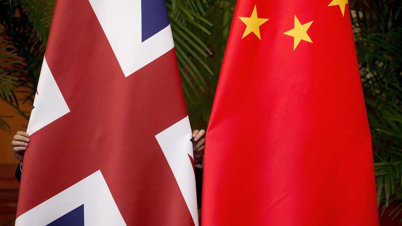 وزیران امورخارجه چین و انگلیس گفت و گو کردند