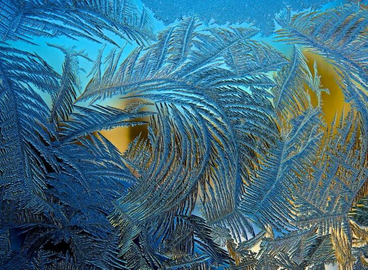 تصاویر زیبا از بلورهای یخی