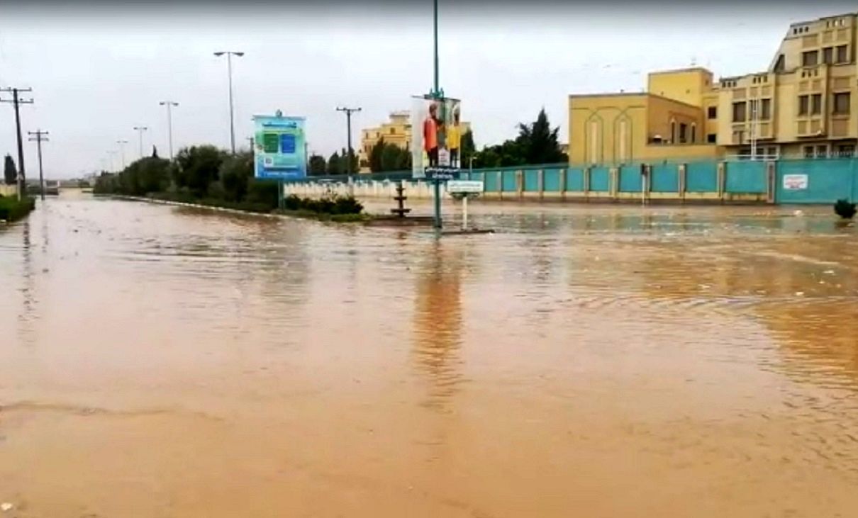 هر لحظه به حجم آب گرفتگی معابر شیراز افزوده می شود + فیلم