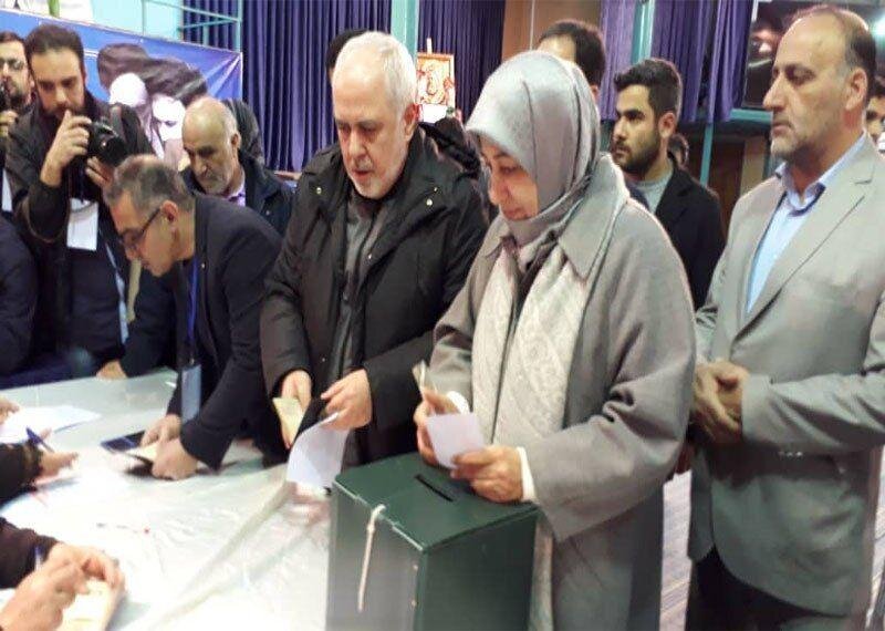 حضور ظریف و همسرش در انتخابات +عکس