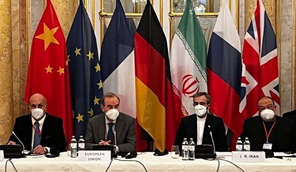 بایدن نمی تواند اقتصاد ایران را رصد کند مگر با استقرار سرباز در هر ۵۰متر مرز!/ مذاکرات متزلزل هسته ای در مرحله خطرناک