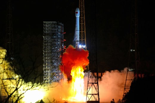 فرود موفقیت‌آمیز کاوشگر چینی در نیمه پنهان ماه +عکس