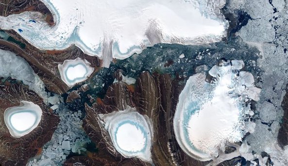 جزیره یخ زده در عکس روز ناسا