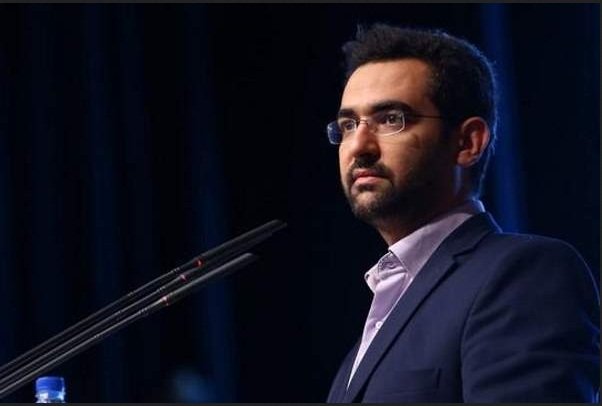 آذرجهرمی: در حال مکاتبه برای رفع فیلتر هستیم