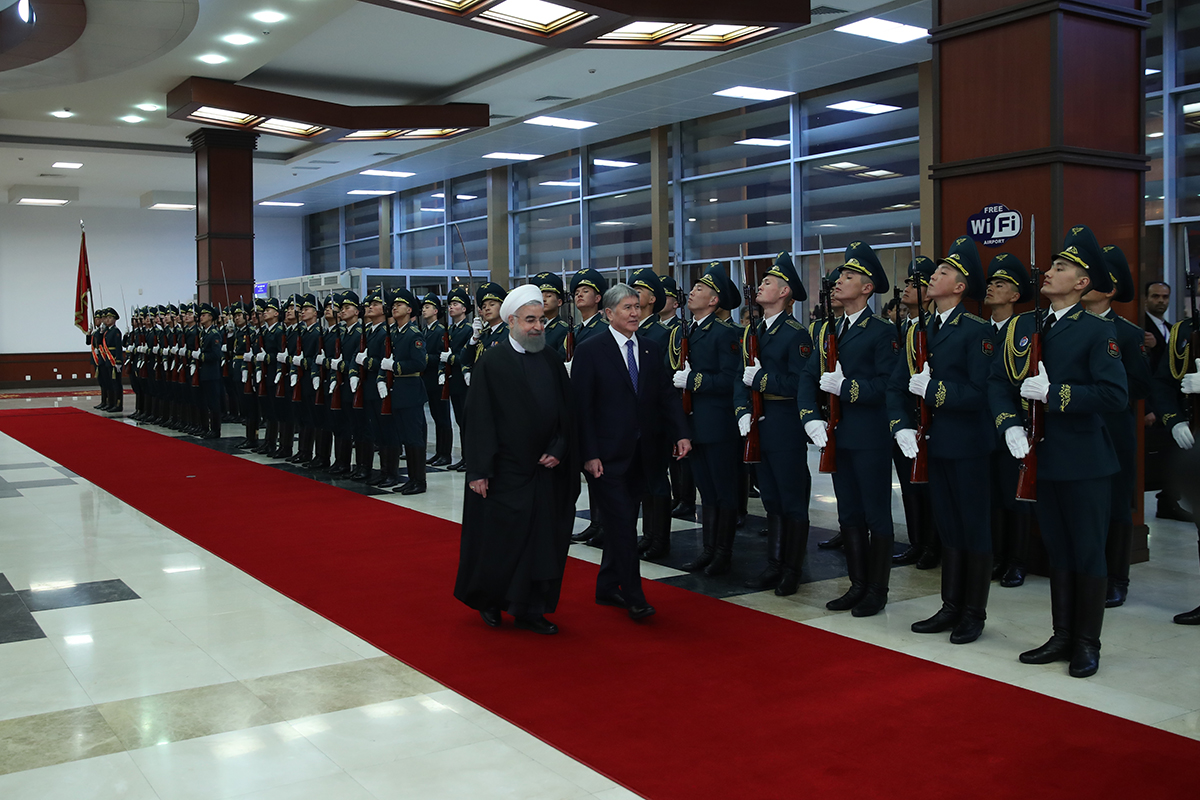 استقبال رسمی رییس جمهور قرقیزستان از دکتر روحانی