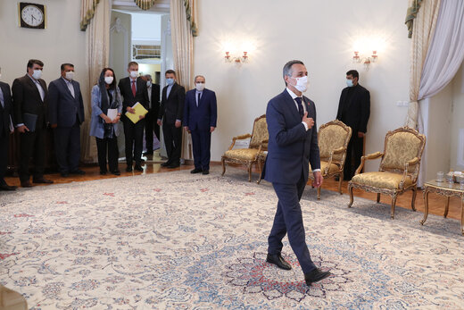 کراوات خاص وزیر خارجه سوئیس در دیدار با روحانی +عکس