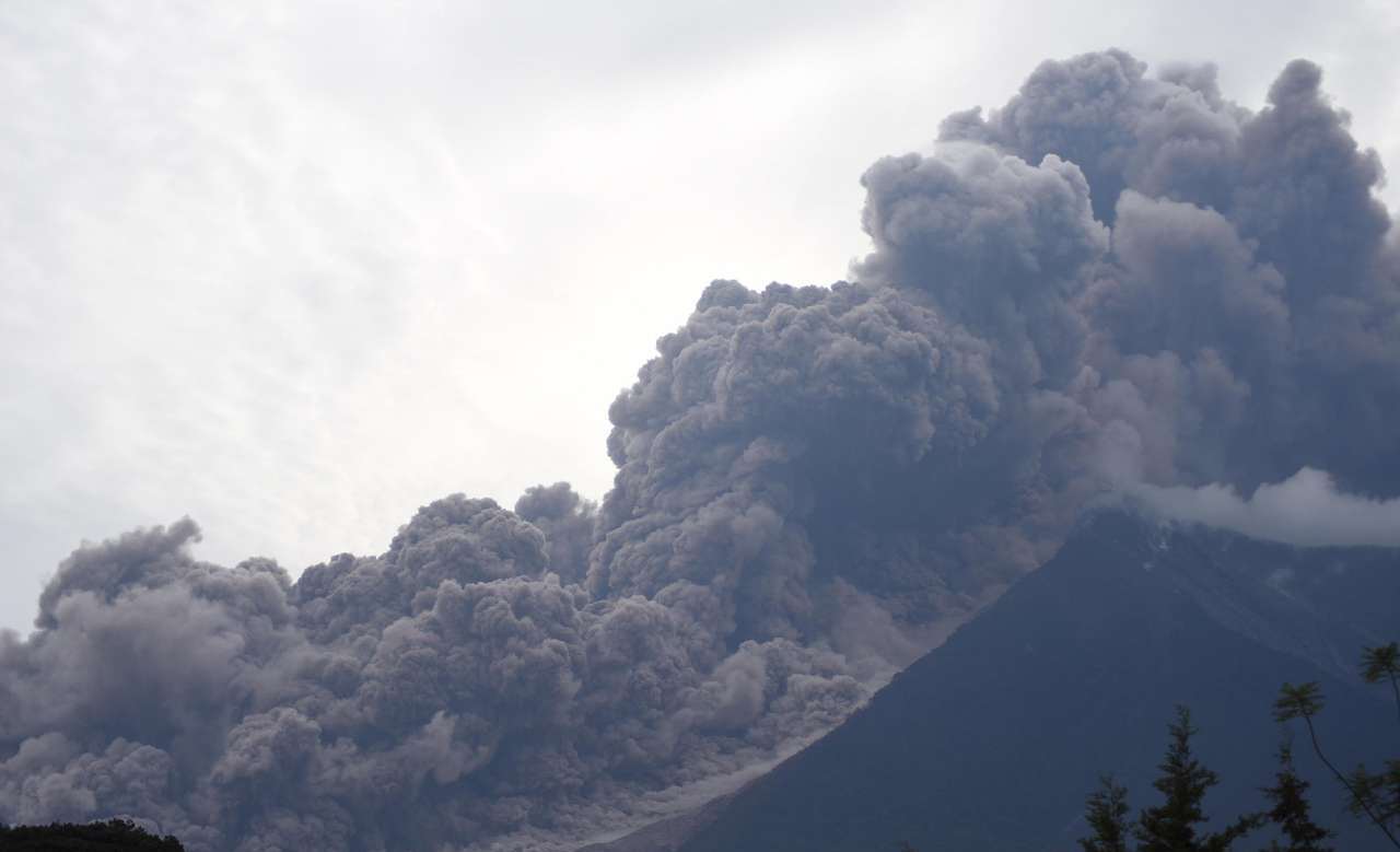 فوران آتشفشان در گواتمالا 25کشته برجای گذاشت +فیلم