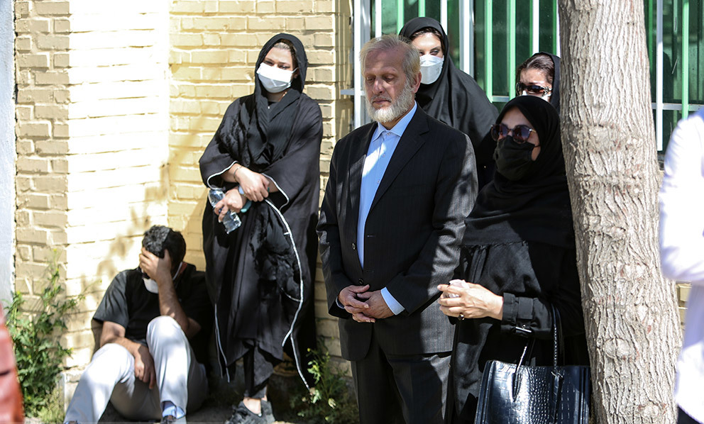 سیاستمدار مشهور در مراسم تشییع آزاده نامداری +عکس
