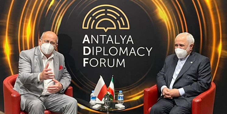 ظریف با وزرای خارجه لهستان و ترکیه در آنتالیا دیدار کرد
