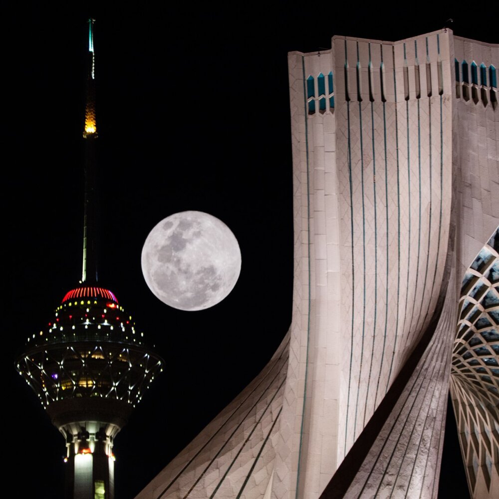 این ماه زیبا دلیل زلزله دیشب تهران؟ +عکس
