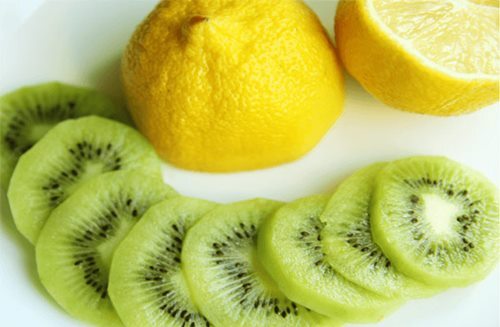 خاصیت های درمانی کیوی و لیمو برای سلامتی