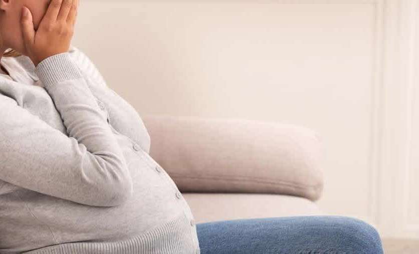 چرا زنان باردار غمگین هستند و احساس تنهایی می کنند؟