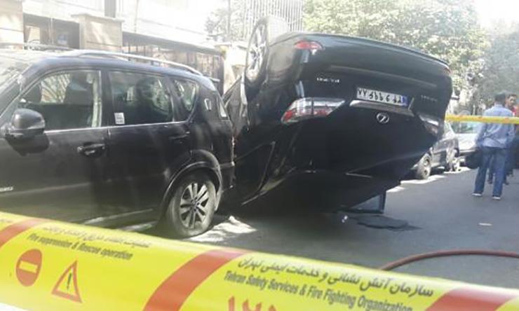 واژگونی عجیب لکسوس شاسی بلند در تهران! +عکس