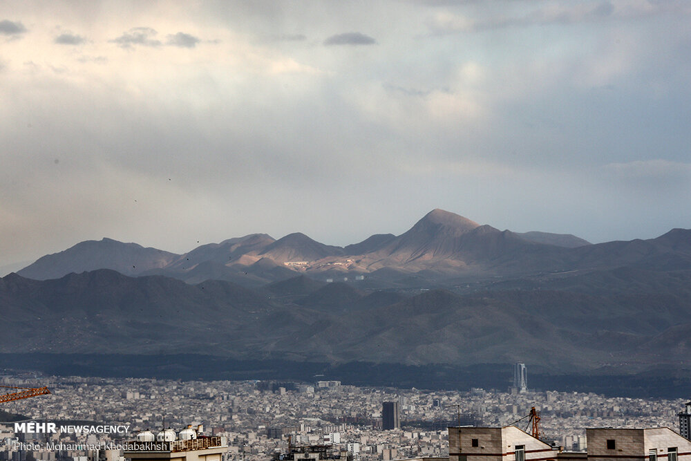 کیفیت هوای تهران در مدار سلامت