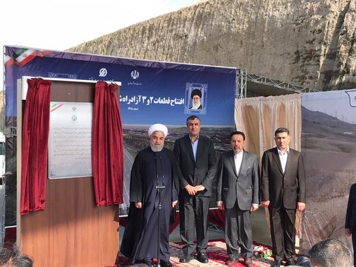 روحانی: با کمک مردم و همت پزشکان از روزهای سخت عبور می‌کنیم/ آزادراه تهران - شمال، صنعت جاده سازی ایران را به نمایش گذاشت