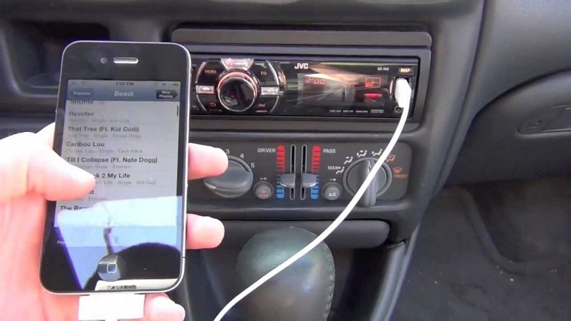 روش های وصل کردن گوشی به ضبط اتومبیل به زبان ساده