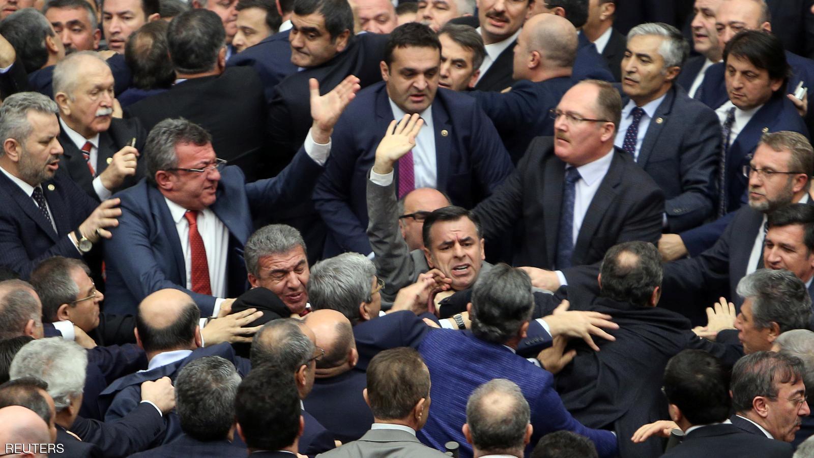 کتک کاری در پارلمان ترکیه +عکس