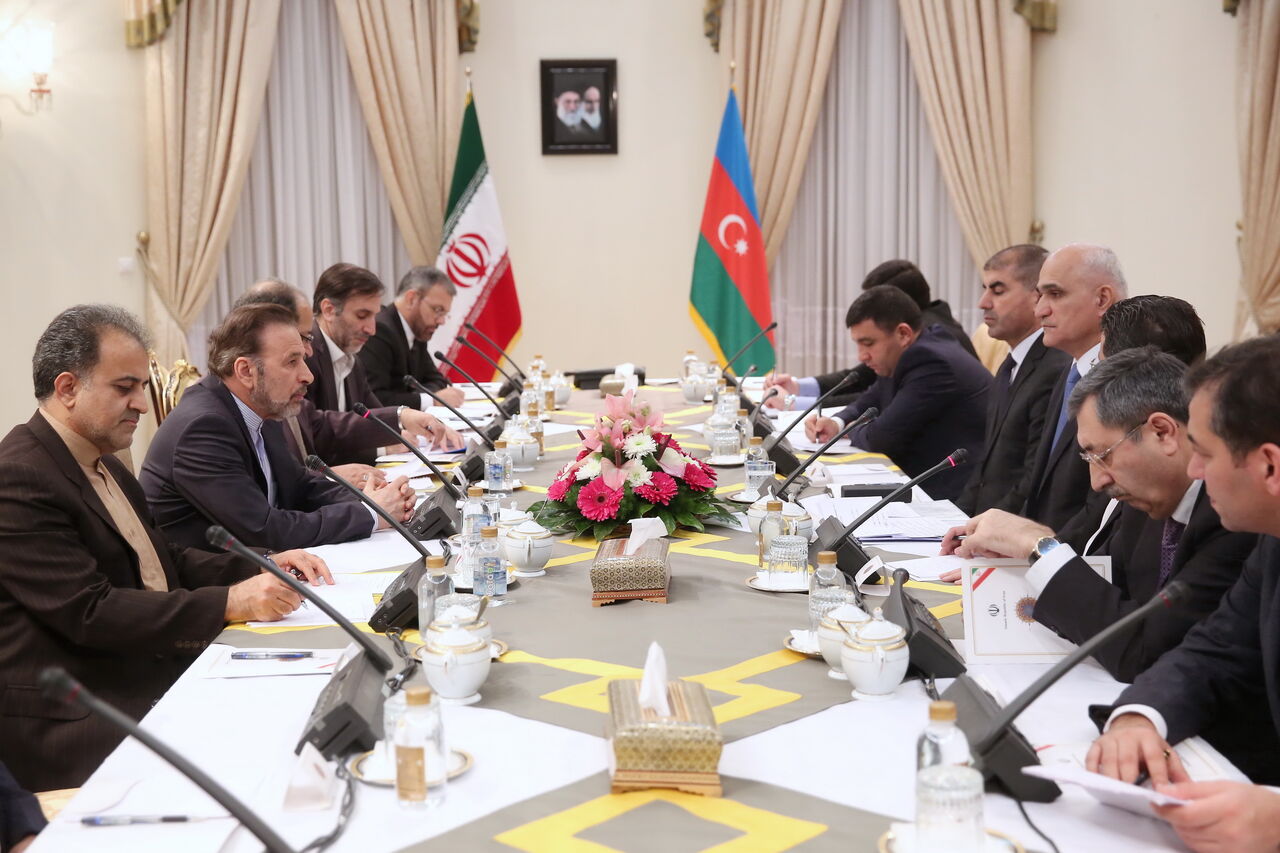 واعظی: روابط تهران و باکو راهبردی است
