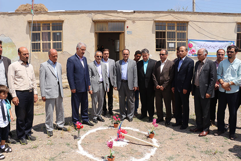 آغاز ساخت مدرسه در روستای بابره تین مرند با مشارکت بانک ملّی ایران
