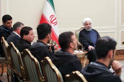 روحانی: شماها قهرمانان محبوب ملت هستید/ زمان پیروزی همه گروه‌ها، قومیت‌ها با هم متحد هستند