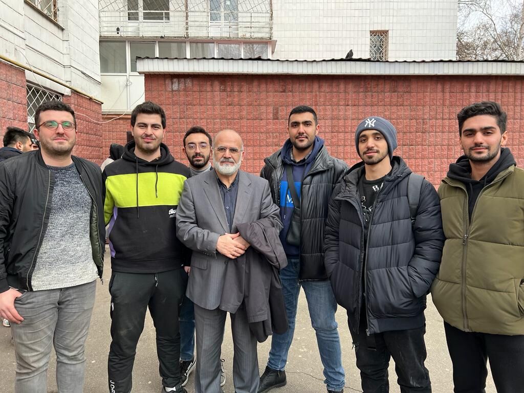 دیدار سفیر ایران در اوکراین با دانشجویان ایرانی حاضر در کی یف