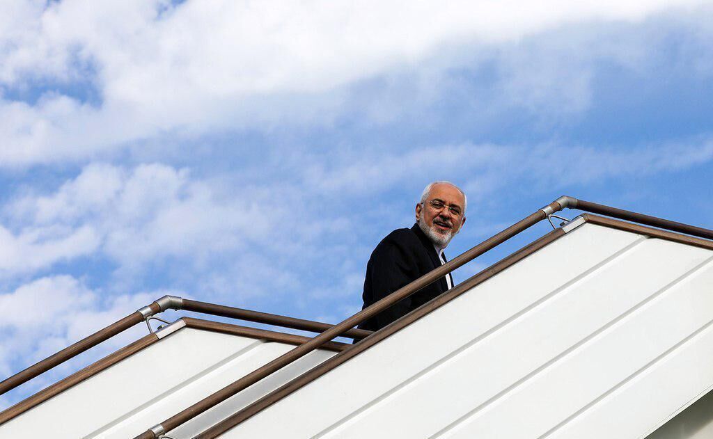 ظریف تهران را به مقصد آستانه ترک کرد