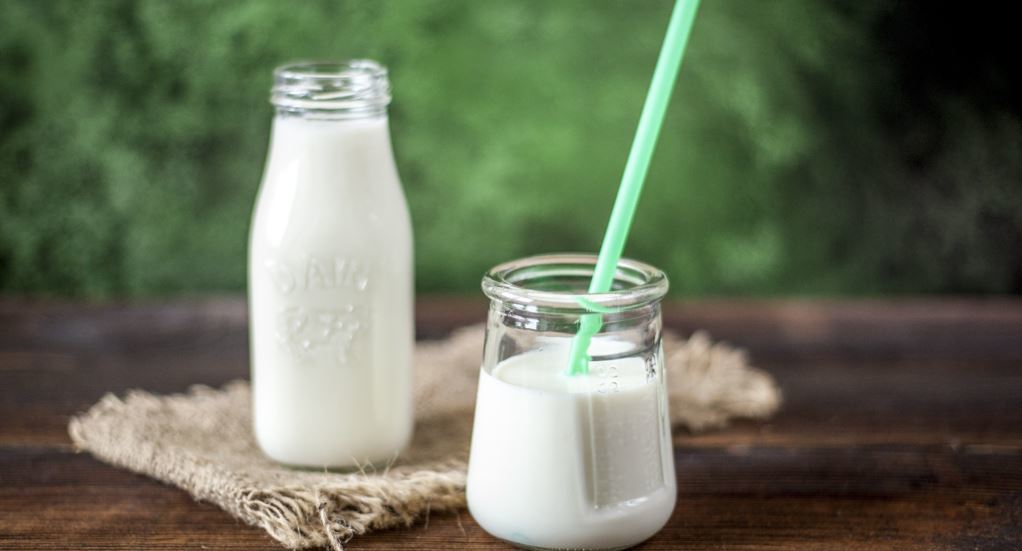 وزارت بهداشت: شیر را بدون نگرانی مصرف کنید