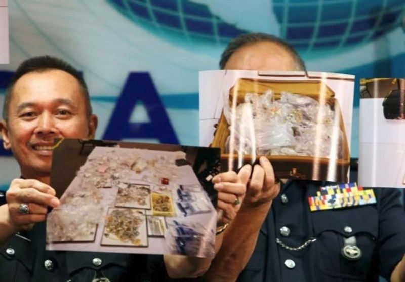 کشف ۱میلیارد جواهر در خانه نخست‌وزیر سابق مالزی +عکس