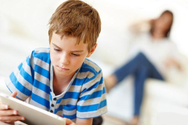 به اینترنت کودکان چه گذشته است؟
