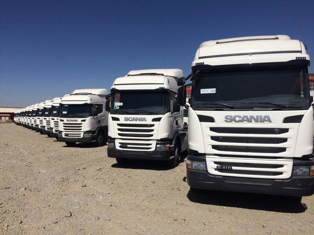 ممنوعیت تردد کامیون‌های باری از مرز مهران
