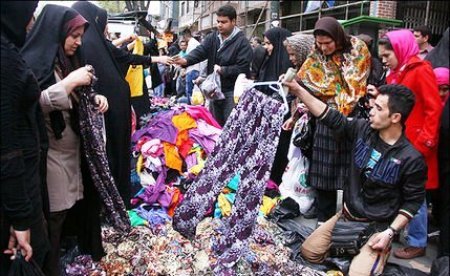 بازار شب عید دست‌فروشان از رونق افتاد