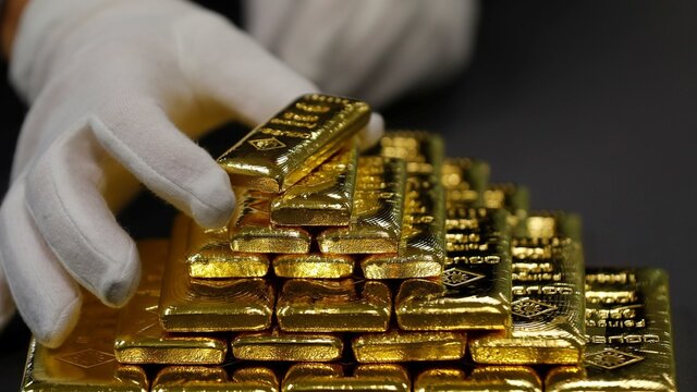 چرا قیمت طلا و ارز در این روزها نوسان دارد؟