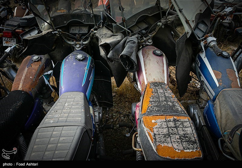 رسوب چند ساله موتورسیکلت‌ها در پارکینگ‌های تهران +عکس