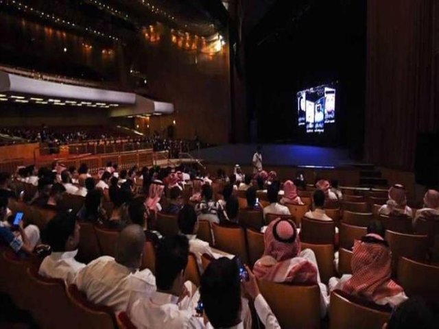 اولین سینما در عربستان تا دو هفته دیگر افتتاح می‌شود