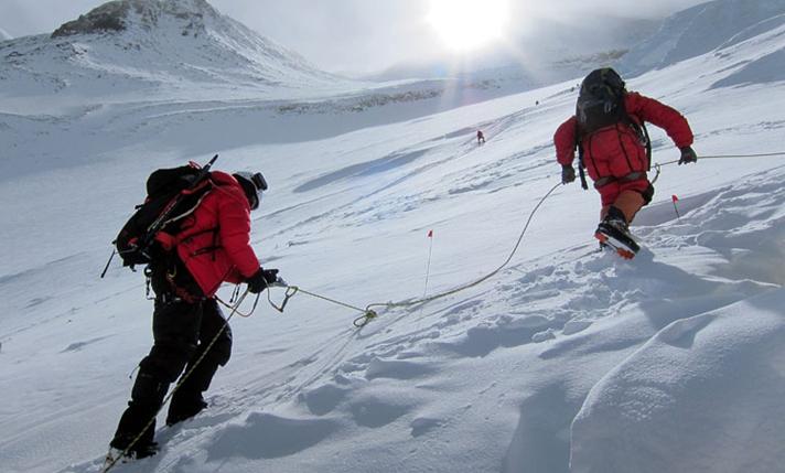 کوهنوردان مراقب نقاب‌های برفی باشند