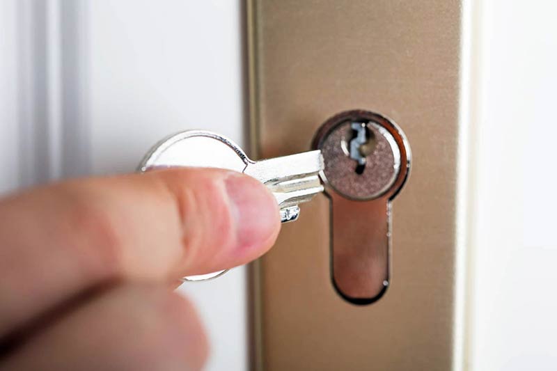 ترفندهای ساده برای بیرون آوردن کلید شکسته داخل قفل
